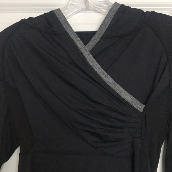 Lululemon hooded top - Picture 2 of 4